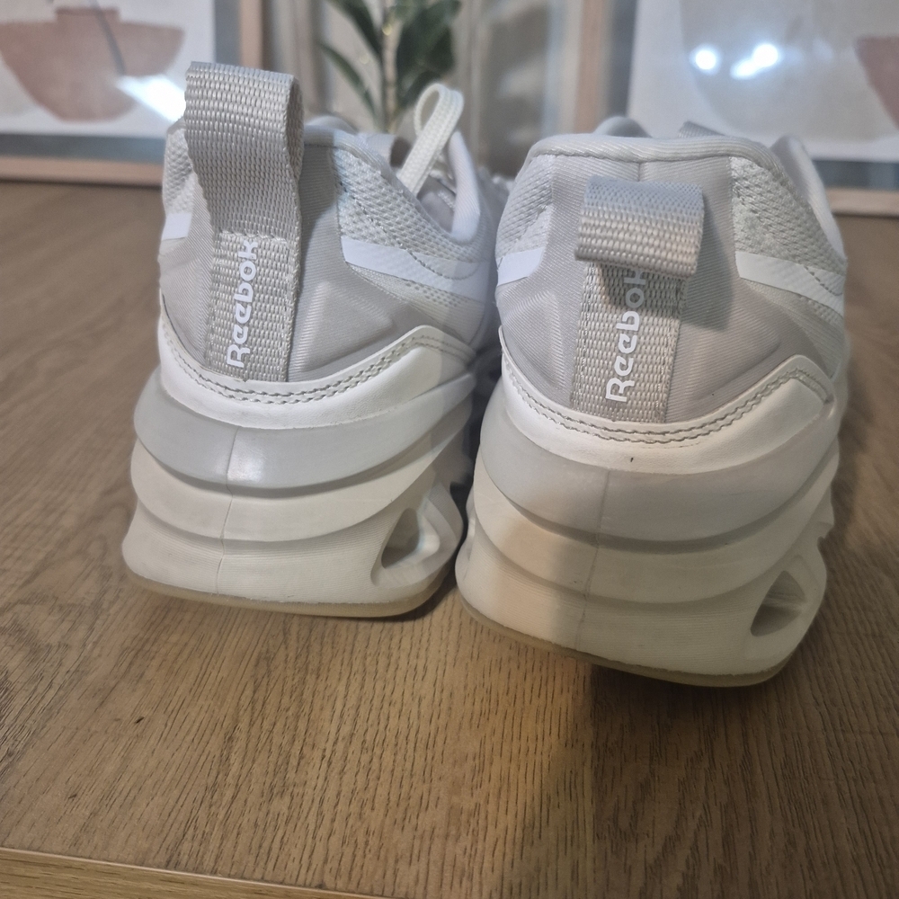Reebok Women's Gray and White Athletic Shoes - Picture 4 of 7